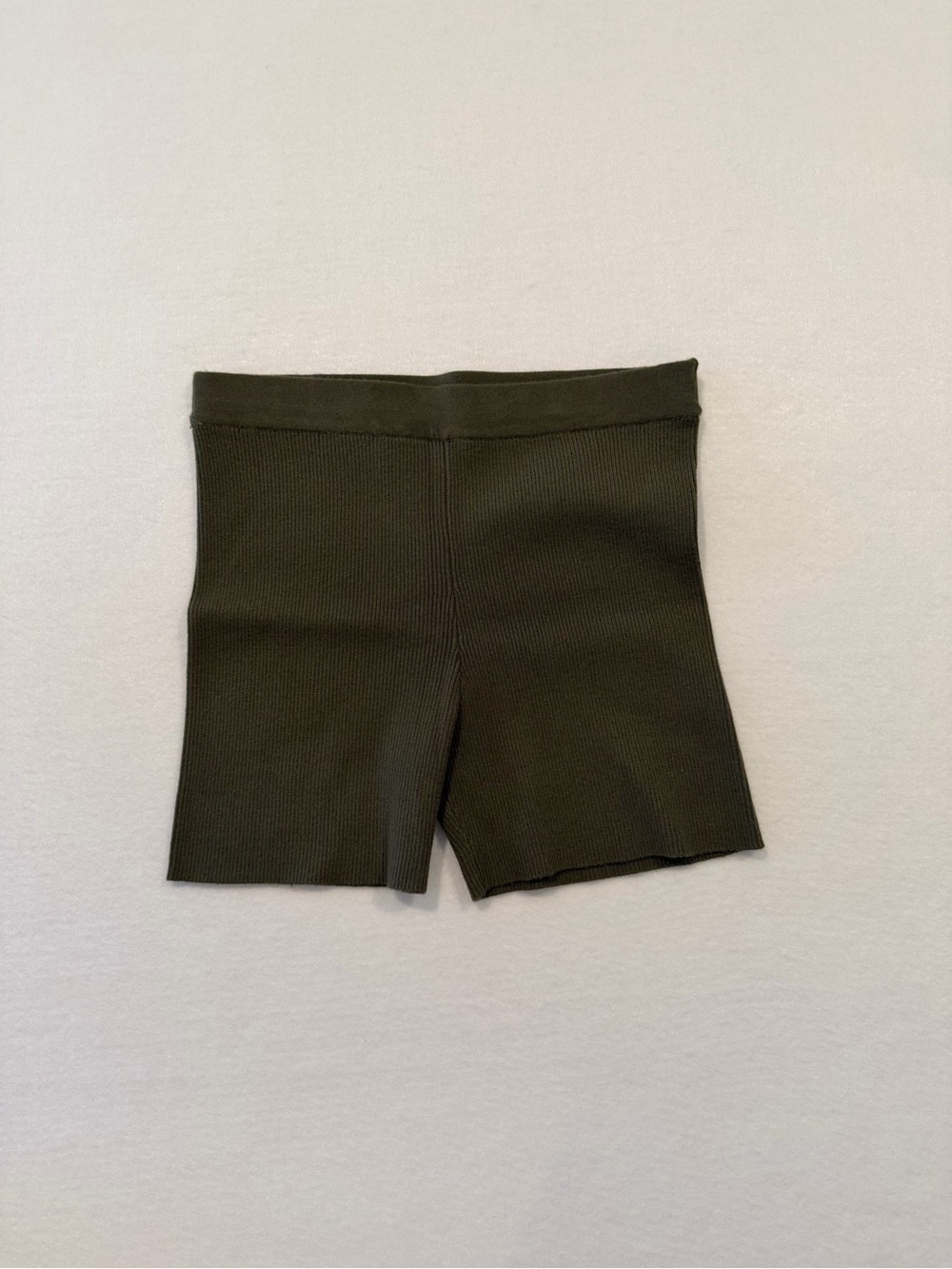 Sofia Richie x bar III Women’s Green Sweater Shorts Medium New Retail For $79